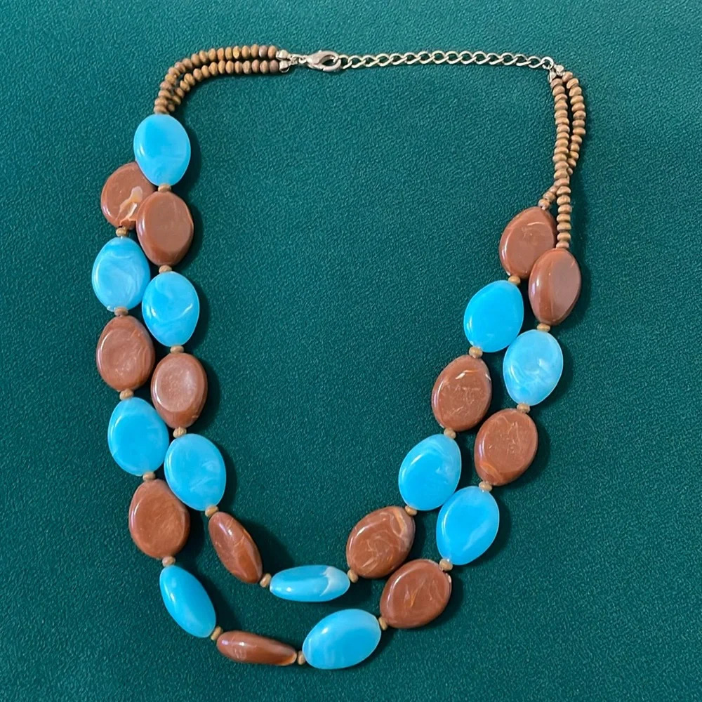 Blue and brown beaded fashion necklace